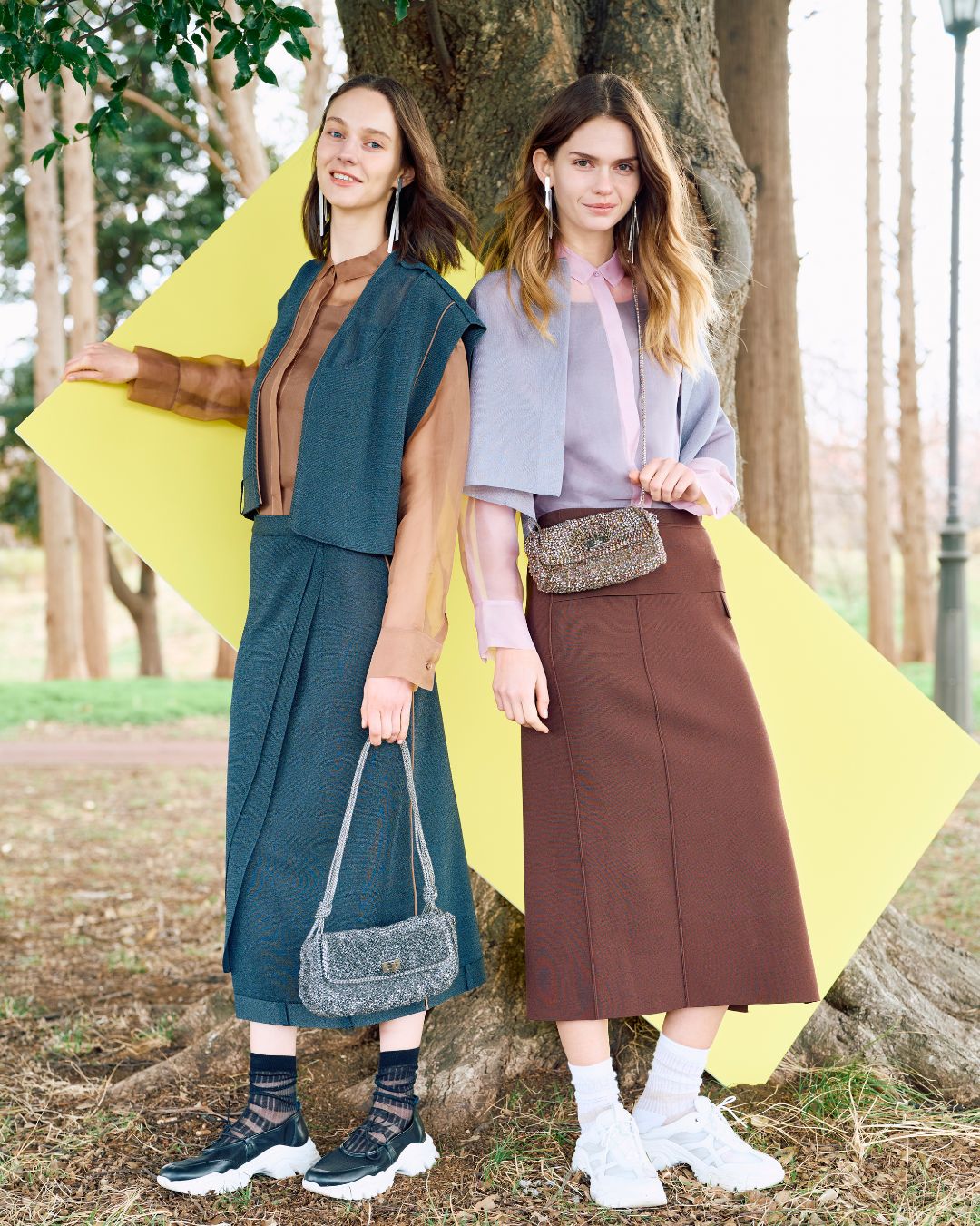 ANTEPRIMA_WIREBAG_Lucchetto_II_PB26SA14M2_Crossbody_Bag_silver-navy-blue_Medium_model_1